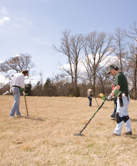 Garrett Search Team hunting 1839 Cherokee War battle ground for relics